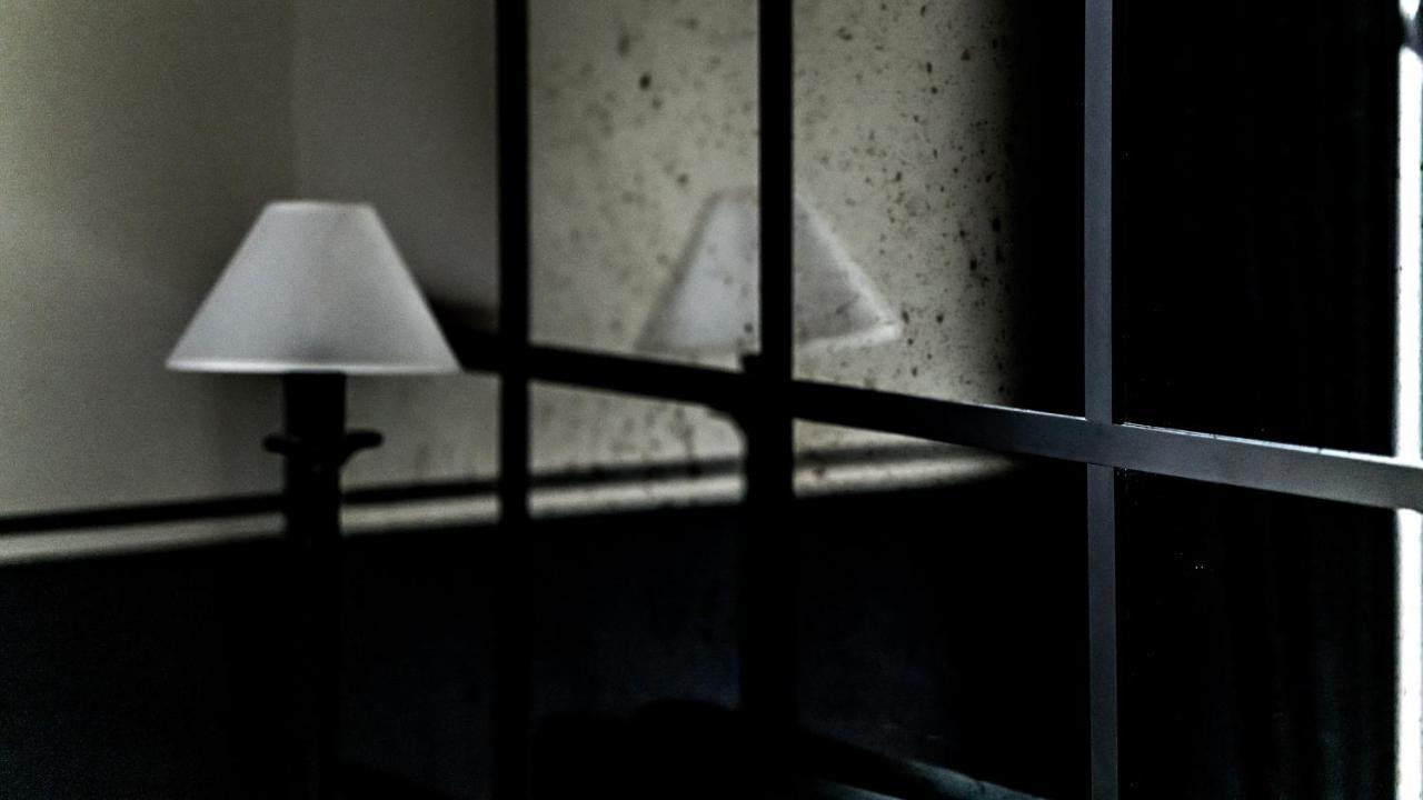 무슈 조지 호텔 앤 스파 샹 젤리제 파리 외부 사진 A lampshade